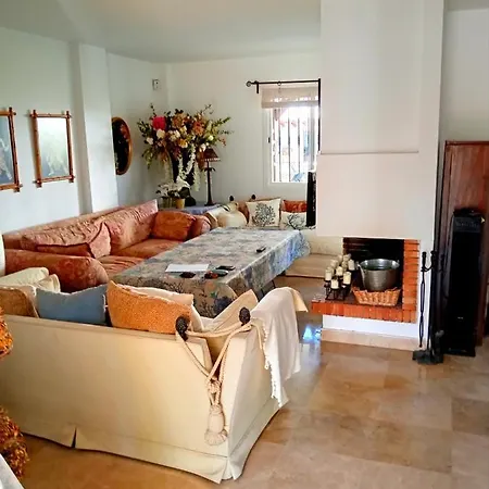 Casa Caledonia *